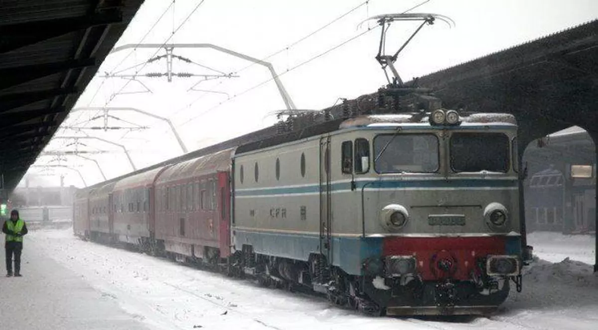UPDATE. CFR a anulat 63 de trenuri, vineri, 23 martie, din cauza condițiilor meteo