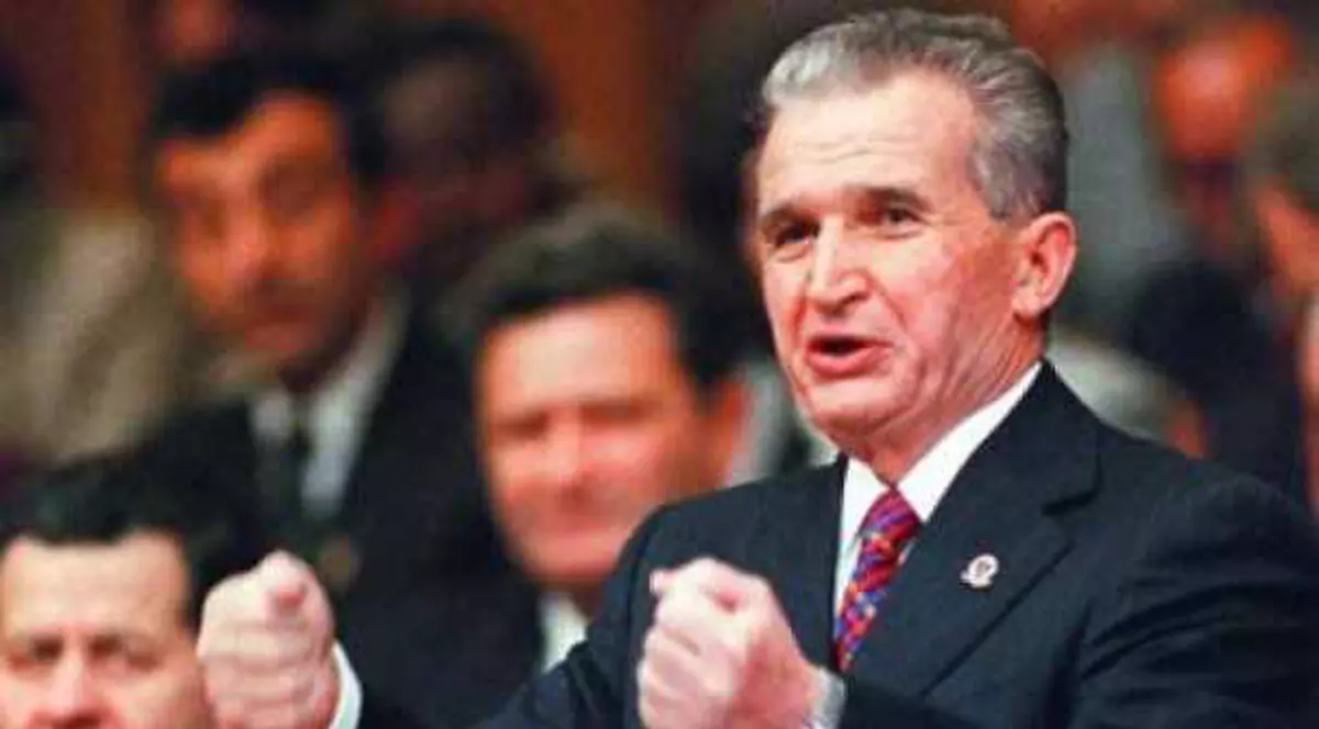 Cum își petrecea timpul liber Nicolae Ceaușescu. "Fura șepticul și se enerva când pierdea la șah"