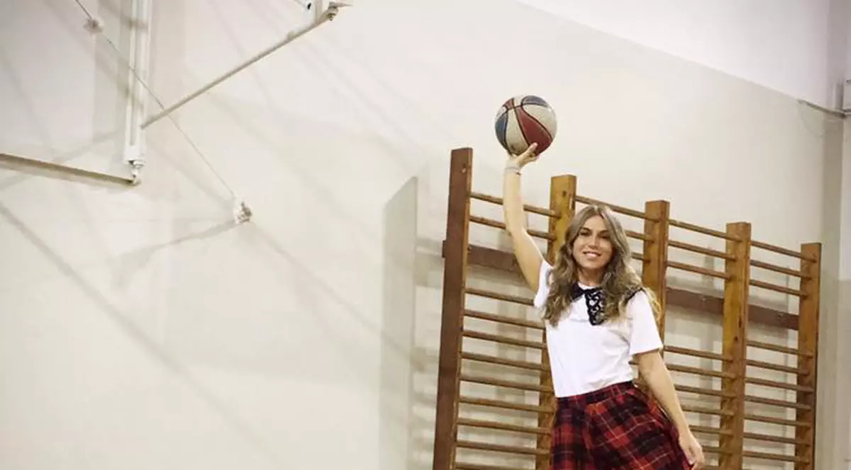 EXCLUSIV/Cel mai aspru critic al Corinei Bud e chiar fiul ei. ”Hmm, piesa asta e cam comercială!”