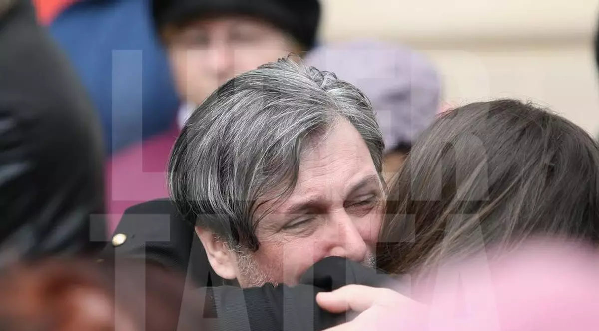 În urmă cu un an, Cornel Galeș plângea de sărea cămașa de pe el, iar acum e bine mersi. Cum se distrează la un an de la moartea Ilenei Ciuculete