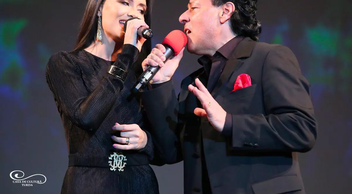 EXCLUSIV/Diana Bucșa a renunțat la costumul popular pentru Francesco Napoli! Merge cu el și-n Brazilia