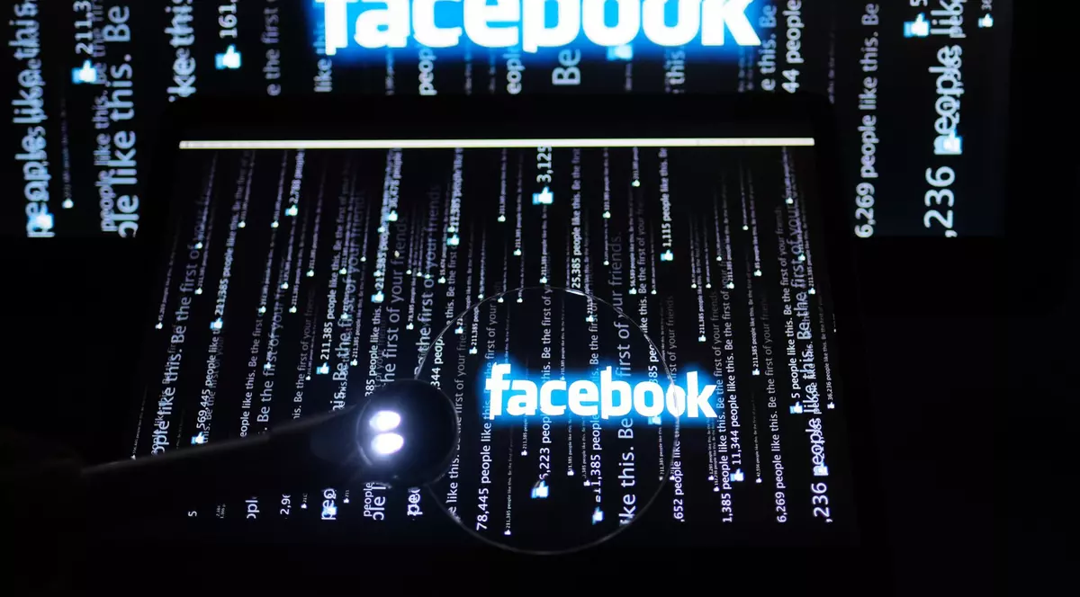 România are de două ori mai mulți utilizatori de Facebook afectați decât Polonia în scandalul Cambridge Analytica, deși are o populație de două ori mai mică. În România au fost sifonate datele a 112.000 de oameni, iar în Polonia doar 57.000