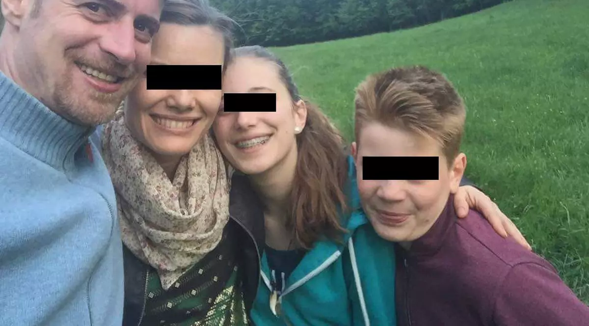 Bărbatul care și-a omorât soția și pe cei doi copii avea o afacere și în ultimul timp își schimbase comportamentul, el spunându-le apropiaților că și-a găsit echilibrul. Anchetatorii îl descriu ca pe o persoană ”ciudată”, dar nu ”nebună”.