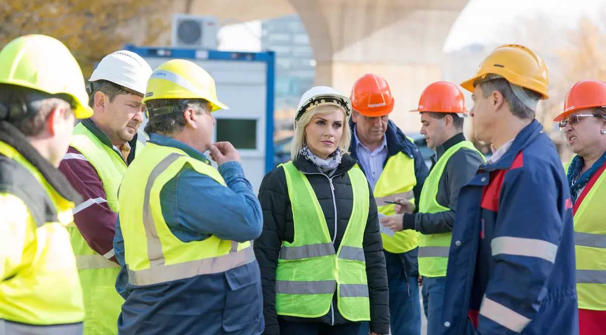 Constructorii privați atenționează Primăria Generală: lucrările acordate fără licitație companiilor municipale înseamnă ajutor de stat