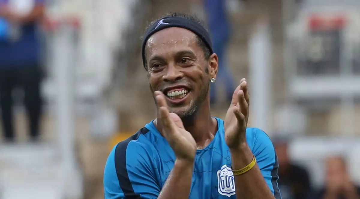 Ronaldinho a intrat în Partidul Republican Brazilian. Le face concurență lui Romario și lui Bebeto