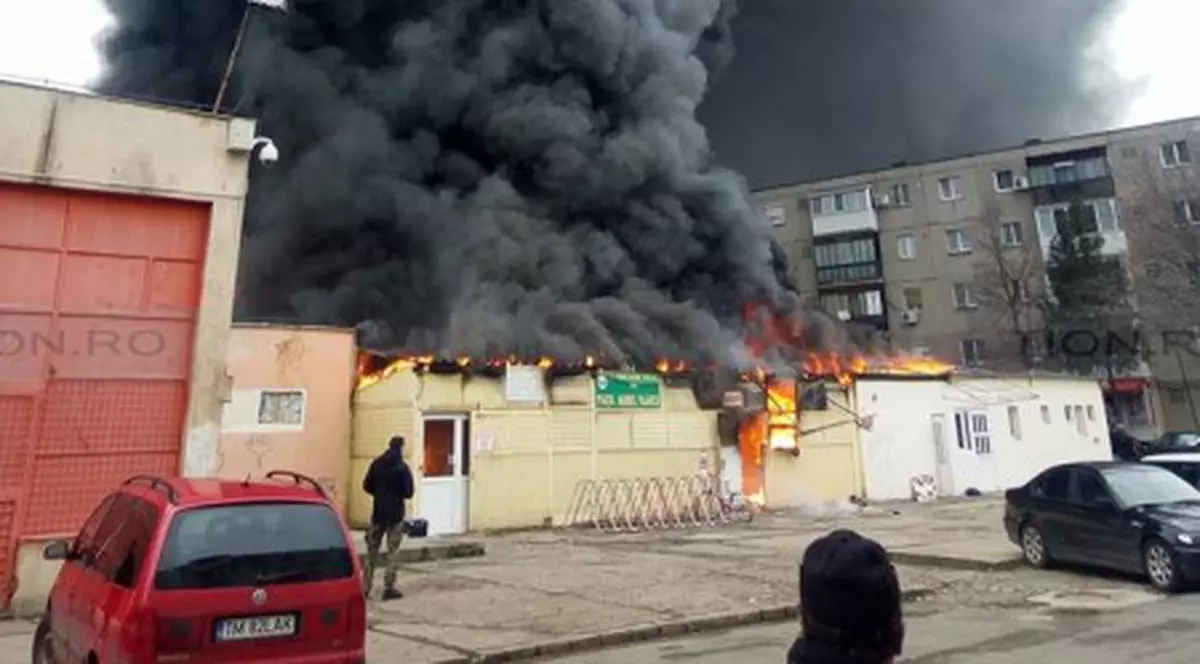 Incendiu într-o piață din Arad într-o piață din Arad
