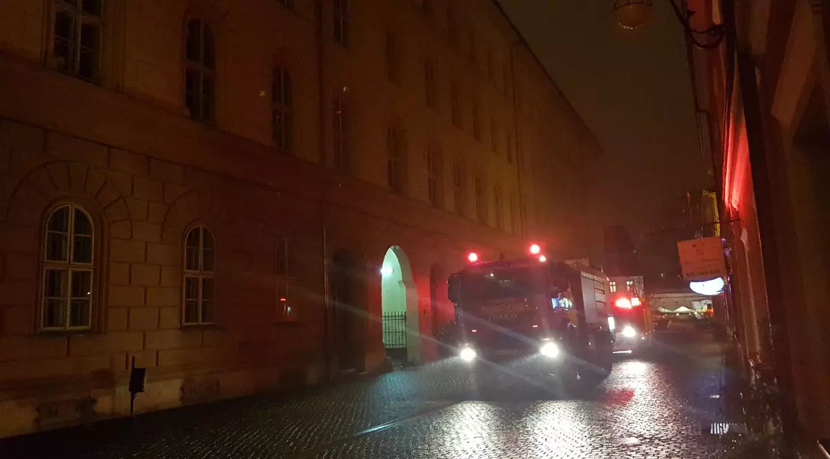 Cauza incendiului de la Palatul Justiției din Timișoara. Au ars hârtii din birourile unui grefier