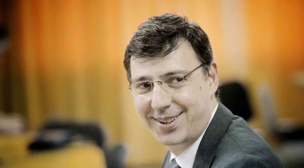 Teodorovici îi pune lui Mișa contract de performanță la ANAF