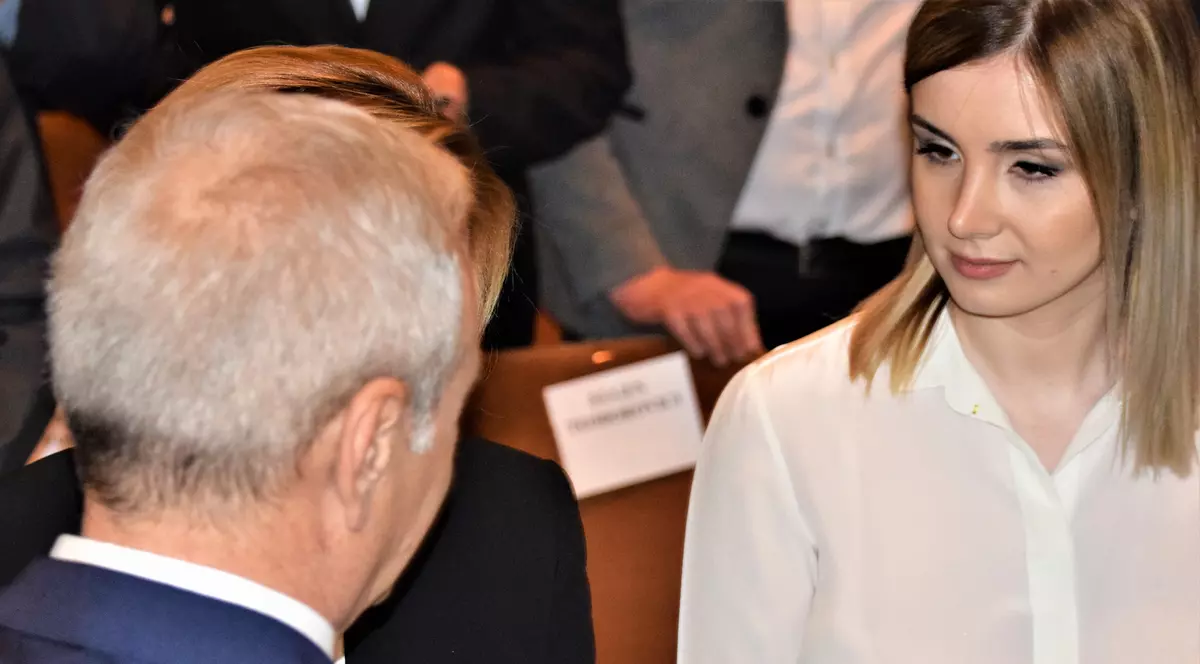 Viorica Dăncilă ar accepta să fie nașa lui Dragnea