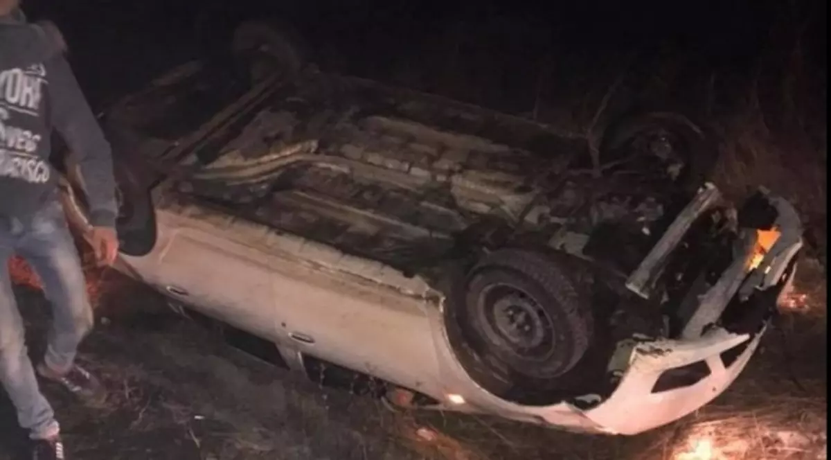 Accident produs de un bărbat beat și fără permis de conducere. Acesta furase maşina din spălătoria auto unde lucrează