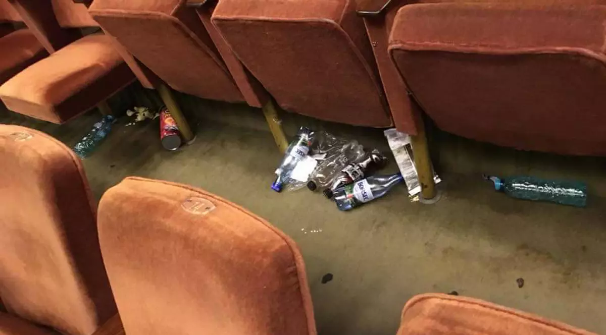 FOTO | Mizerie la Sala Palatului după Congresul PSD. Ce a rămas în urma delegaților