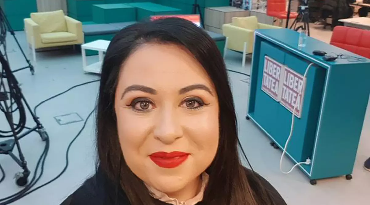 O nouă emisiune live cu Oana Roman la revista Viva. Ce dezvăluiri a făcut vedeta / VIDEO