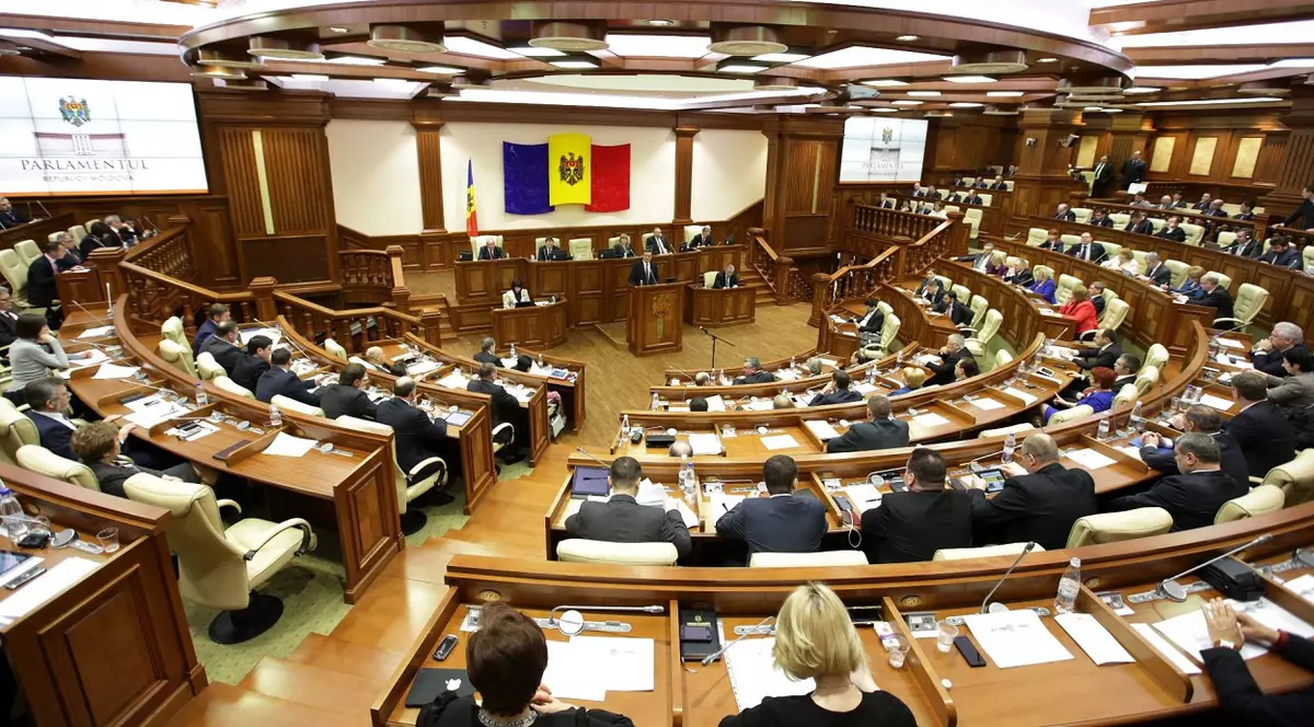 Socialiștii moldoveni cer condamnarea oficială a Declarației din 27 martie a Parlamentului român