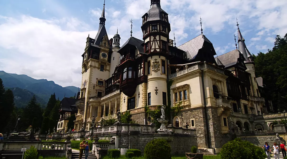 Frig ca afară în Muzeul Peleș după ce centrala termică s-a stricat