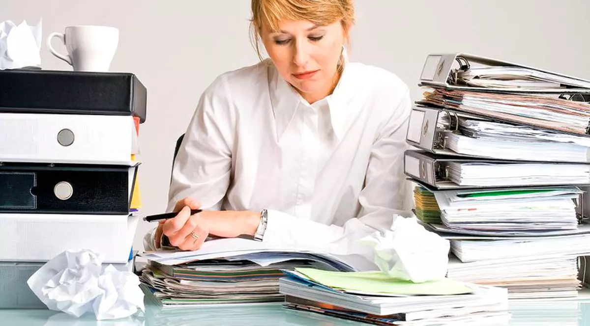 Administratorii și acționarii care falimentează firme nu vor mai putea înființa alte societăți comerciale (proiect de lege)