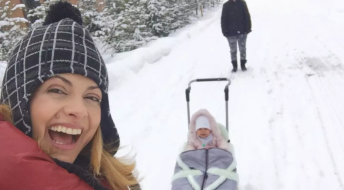 Fetița Simonei Gherghe a făcut primii pași. Cât de dulce e Ana Georgia | VIDEO