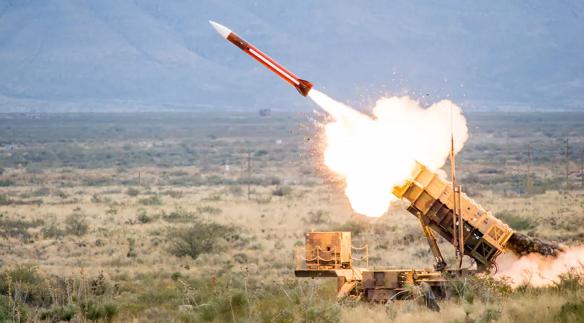 Contractele de offset, nefolosite de România, dar implementate în Polonia în cazul rachetelor Patriot. Sistemul de rachete Patriot de la Raytheon