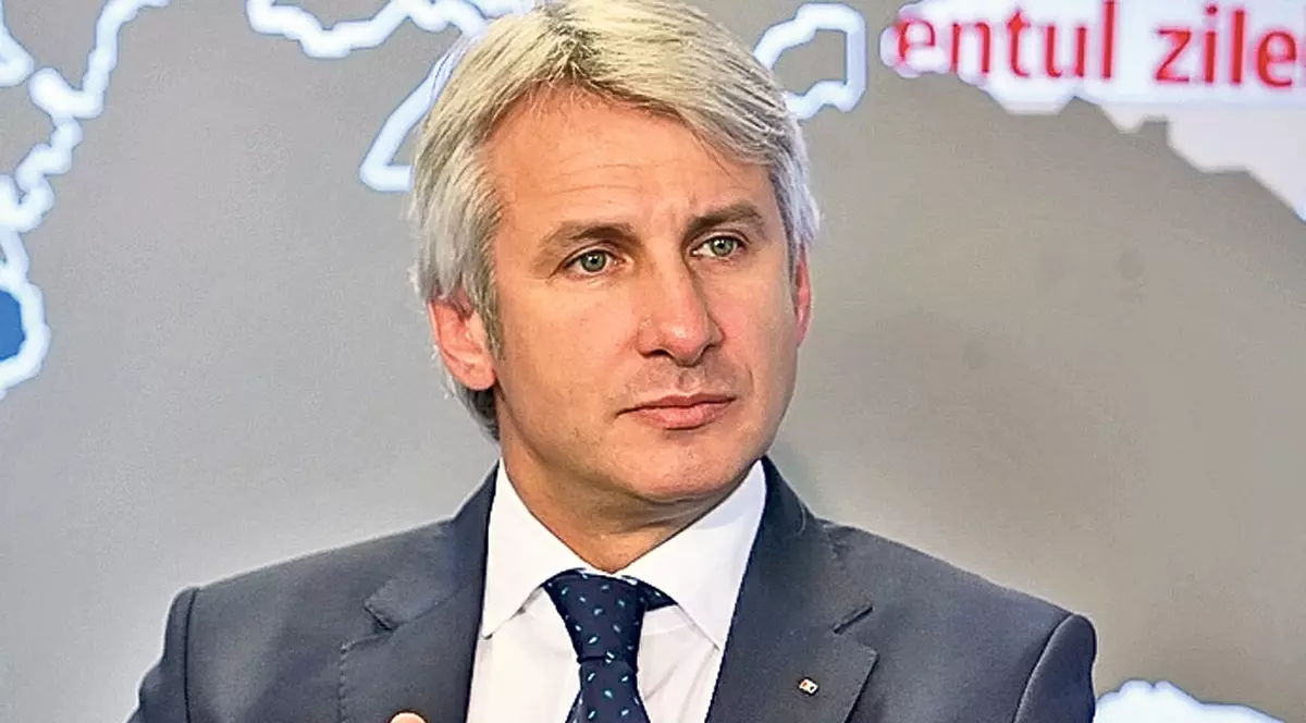 Ieftinirea prețului la gazele de producție internă și blocarea prețului până în 2021 poate părea comunistă, dar este nevoie de ea pentru că nu avem o concurență reală, a declarat Eugen Teodorovici, ministrul Finanțelor, despre plafonarea prețului la gaze.. Eugen Teodorovici