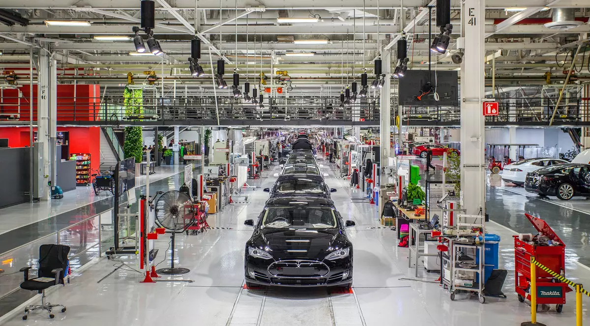 Tesla va deschide un centru de inginerie în Grecia, la Atena. Fabrica Tesla din Fremont, California