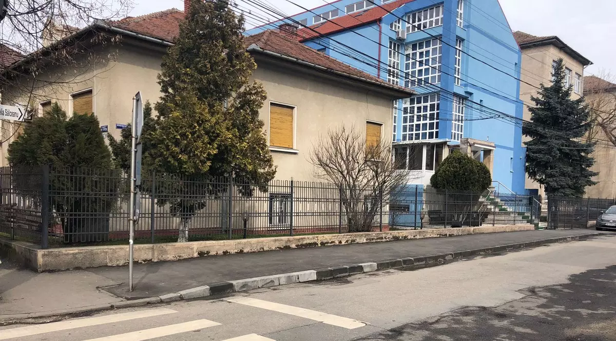 Străzile din Timișoara sunt pline de gropi. Drumarii dau vina pe deszăpezire