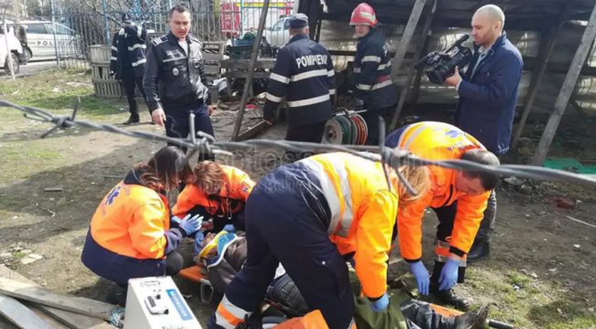 Un bărbat din Botoșani a murit strivit de o tonetă care s-a prăbușit peste el