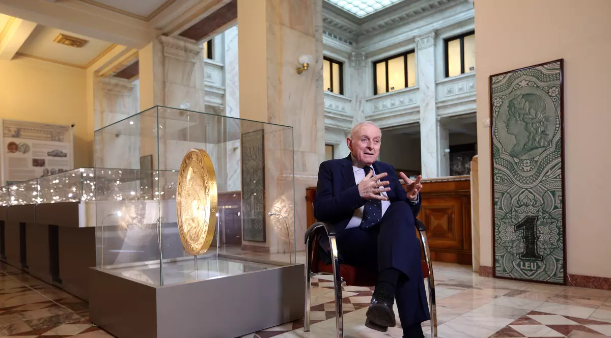 Prea multe știri incorecte, vehiculate de presă și de oameni politici, sunt pe piața românească - și despre dobânzi și despre inflație, spune Adrian Vasilescu, consilierul și consultantul pe strategie al guvernatorului BNR, la dezbaterea stiricurate.ro.