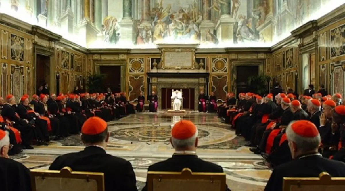 Acuzaţii de homosexualitate la Vatican despre zeci de preoți făcute de o escortă masculină