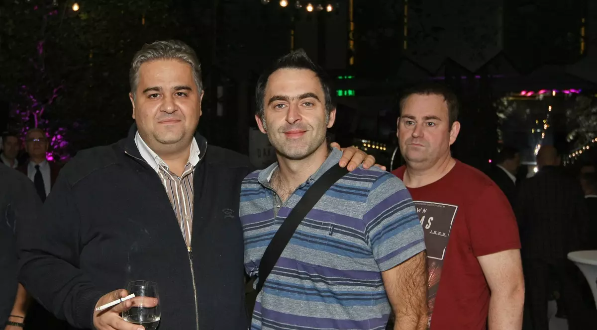 Adrian Thiess, stânga