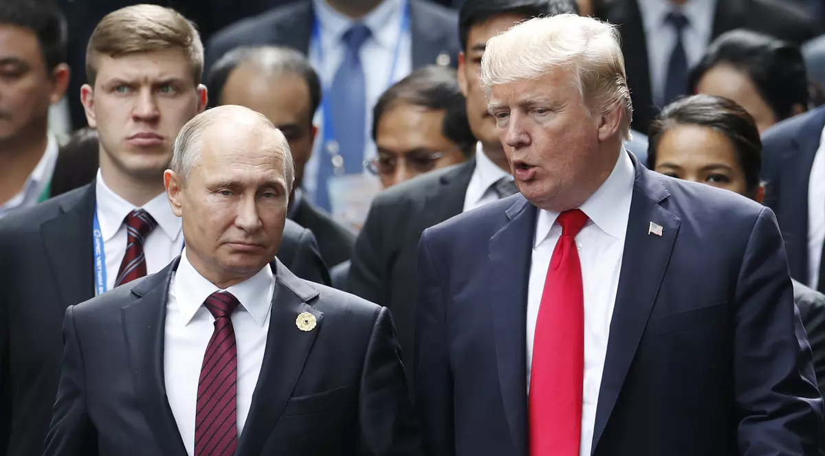 donald trump se lauda