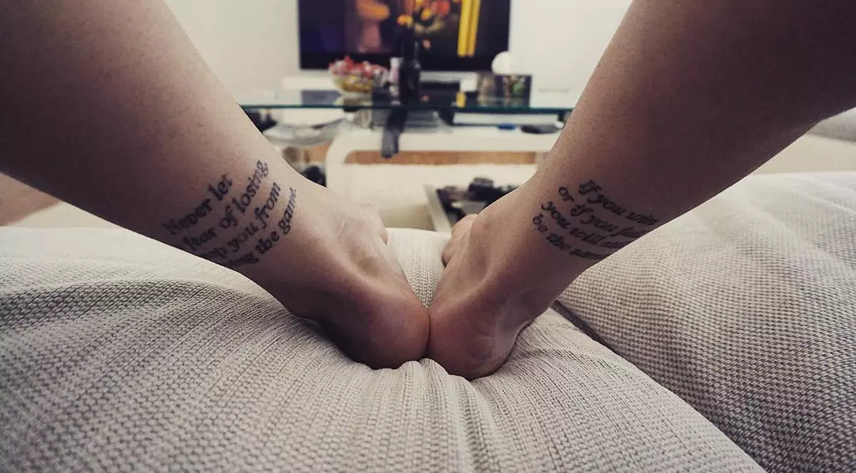 Alexandru Maxim și-a completat colecția de tatuaje. Fotbalistul se umple de citate