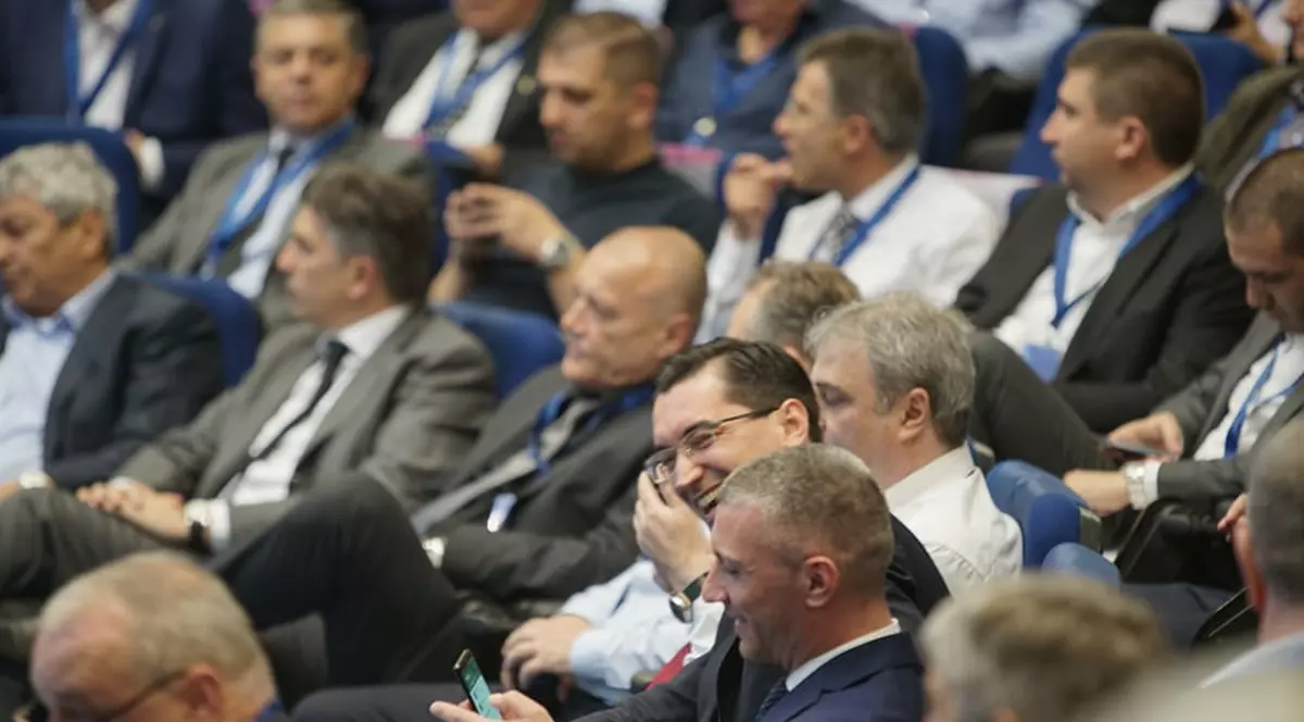LIVEBLOG Alegerile pentru șefia FRF 2018. Răzvan Burleanu, președinte. A învins Generația de Aur și PSD! | FOTO&VIDEO