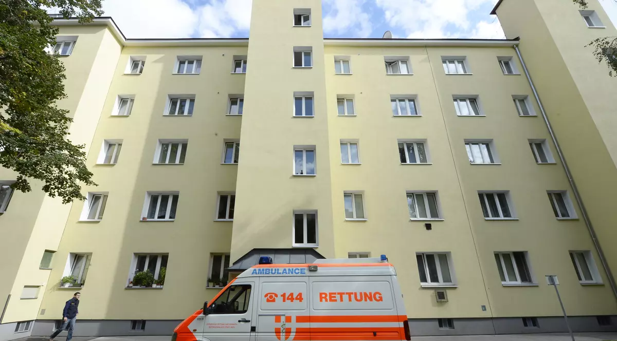 Șase românce au fost rănite într-un accident de microbuz produs în Austria