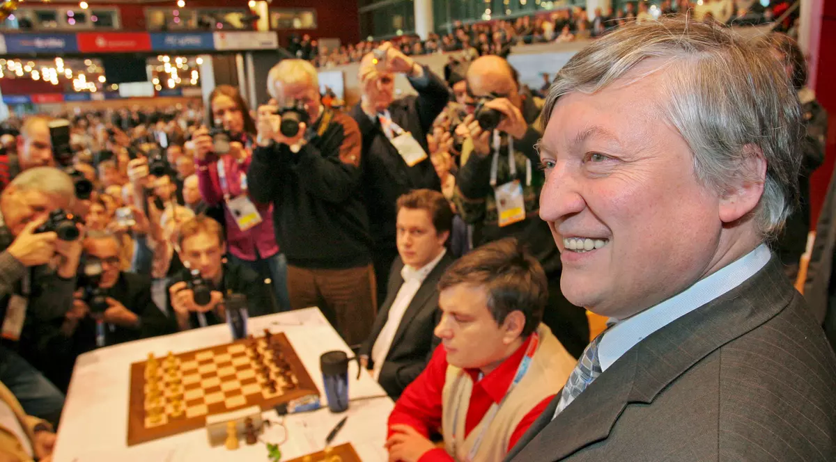 Marele șahist Anatoli Karpov, în vizită la București