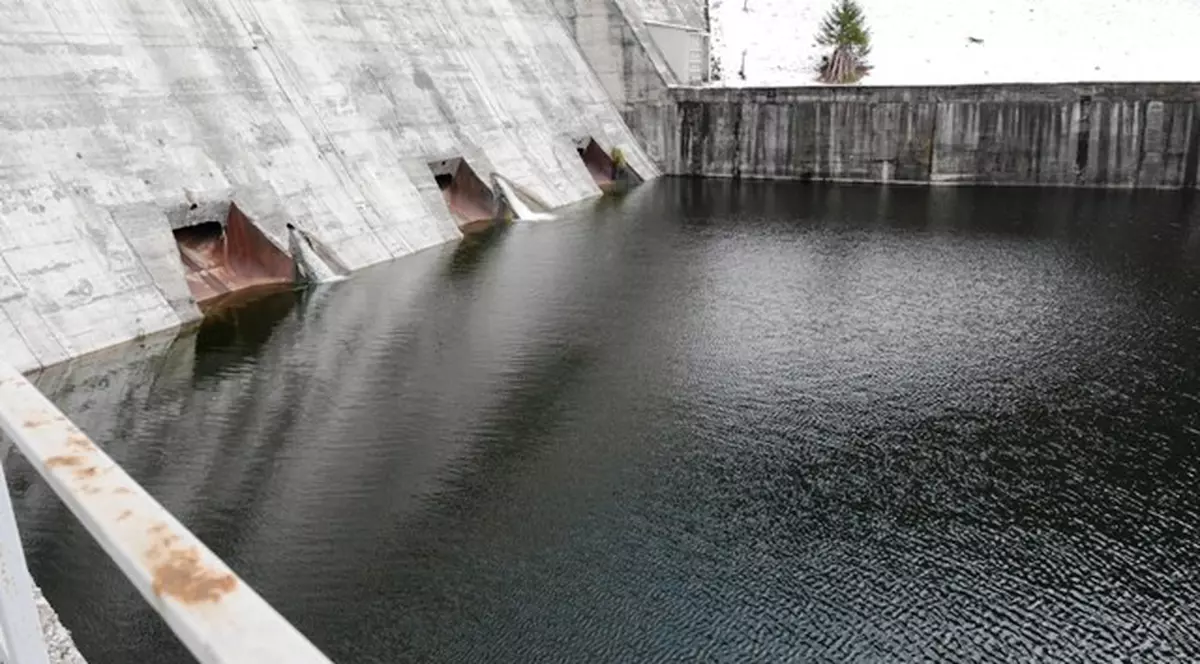 Cadavrul unei adolescente, descoperit în zona stăvilarului unei hidrocentrale din Neamț