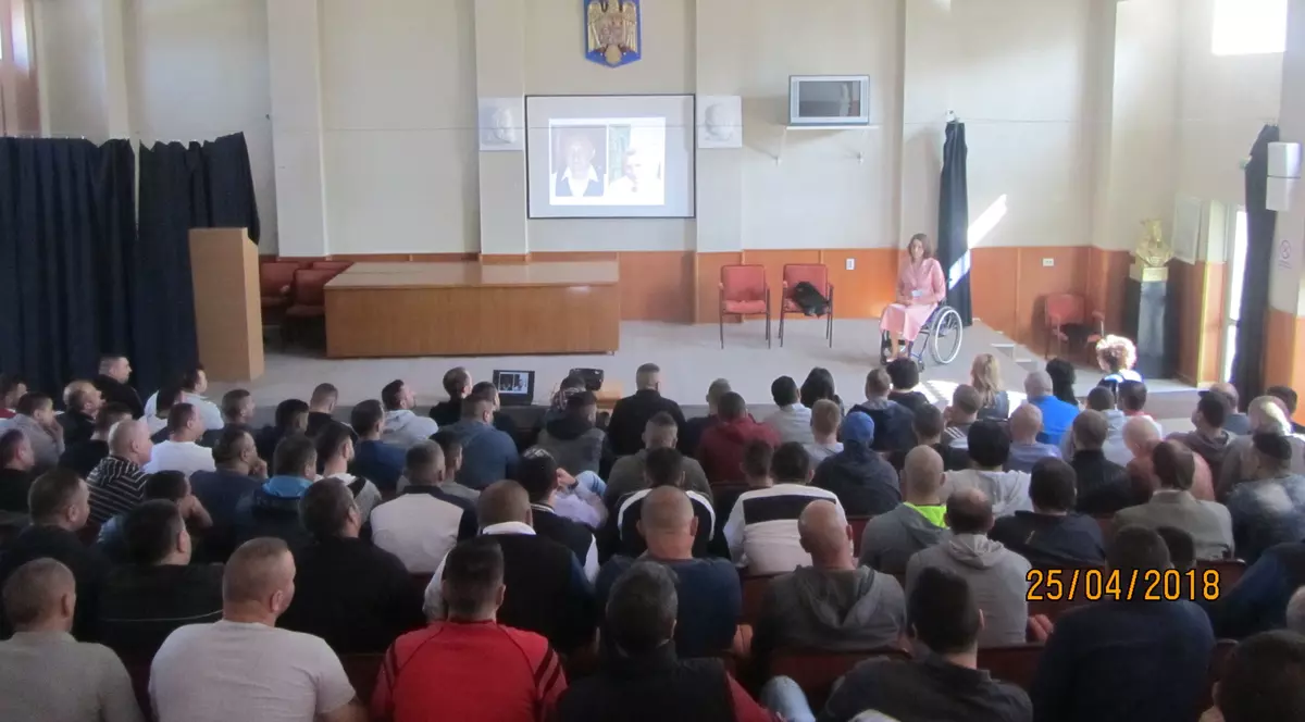 Medic rezident în scaun cu rotile, model de viață pentru deținuții Penitenciarului Vaslui