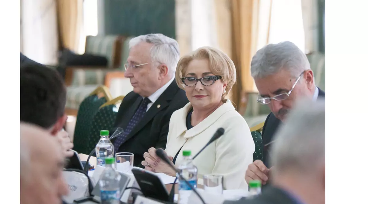 Viorica Dancila si Mugur Isarescu