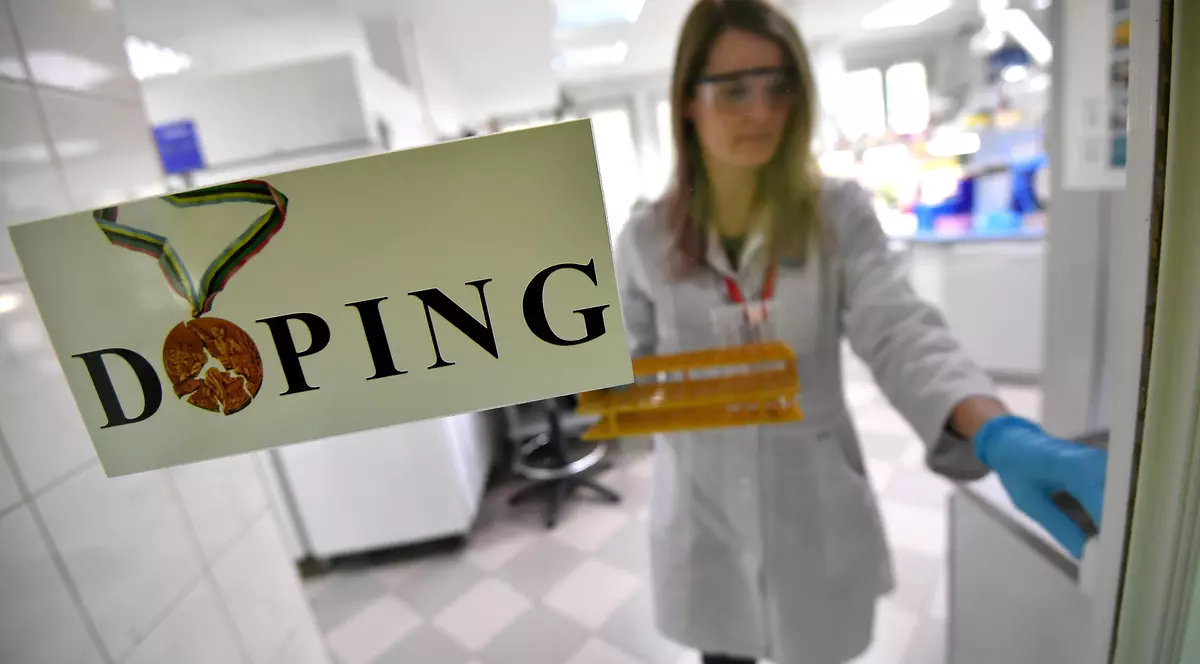 Poliția austriacă a făcut percheziții la sediul Federației Internaționale de Biathlon. Scandal de dopaj în sportul mondial