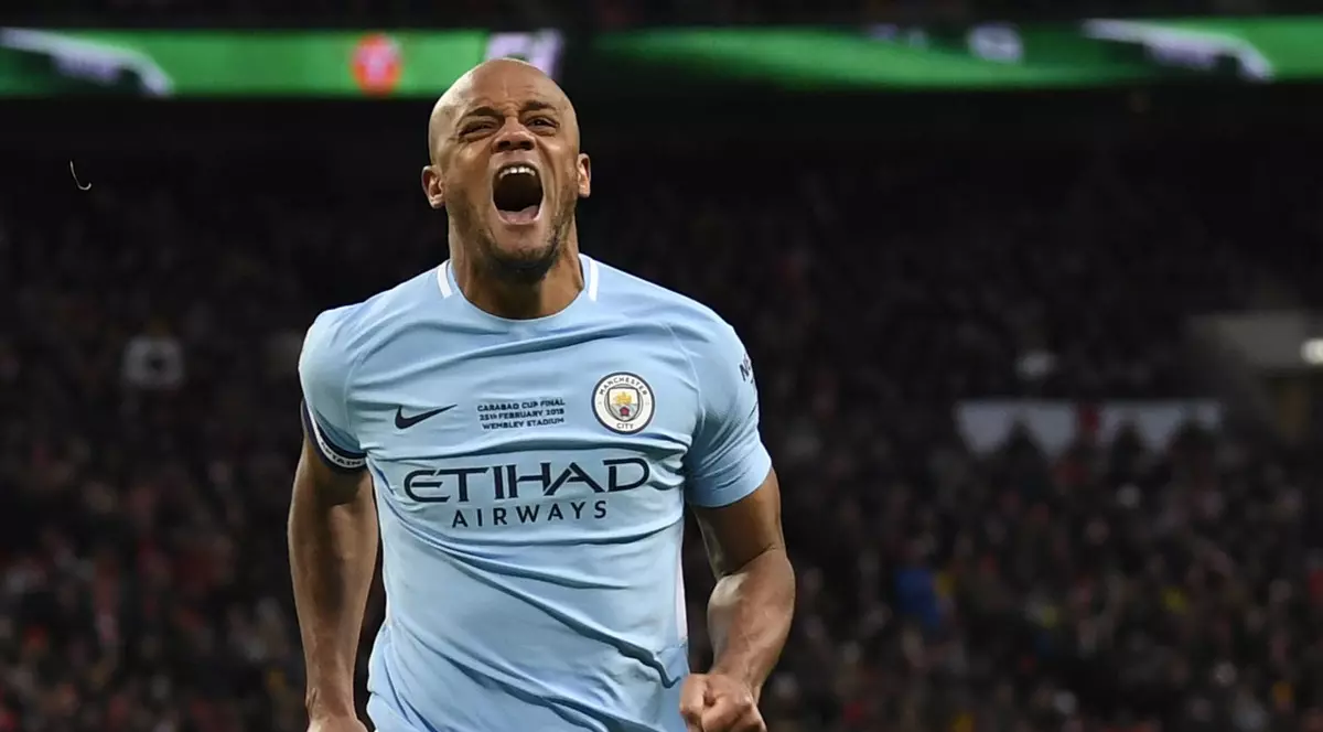 Vincent Kompany a cântat cu suporterii, după ce Manchester City a câștigat titlul / VIDEO
