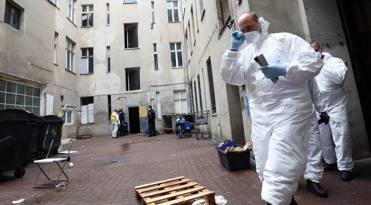 Zeci de români, evacuați dintr-o clădire din Berlin