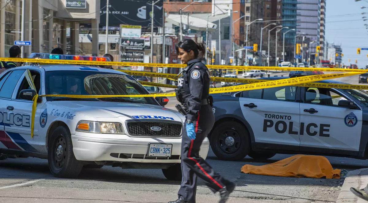 Ce povestesc martorii care au văzut mașina intrând în pietoni în Toronto