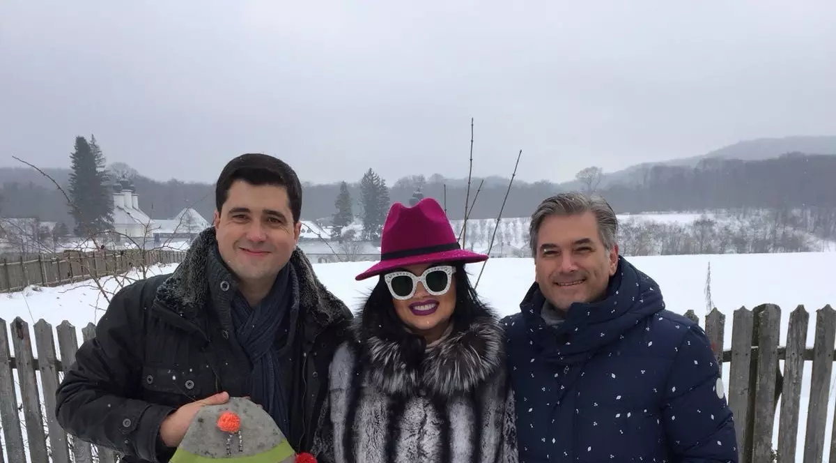 Ozana Barabancea și Gelu Voicu străbat satele Moldovei. Cum au fost surprinși cei doi