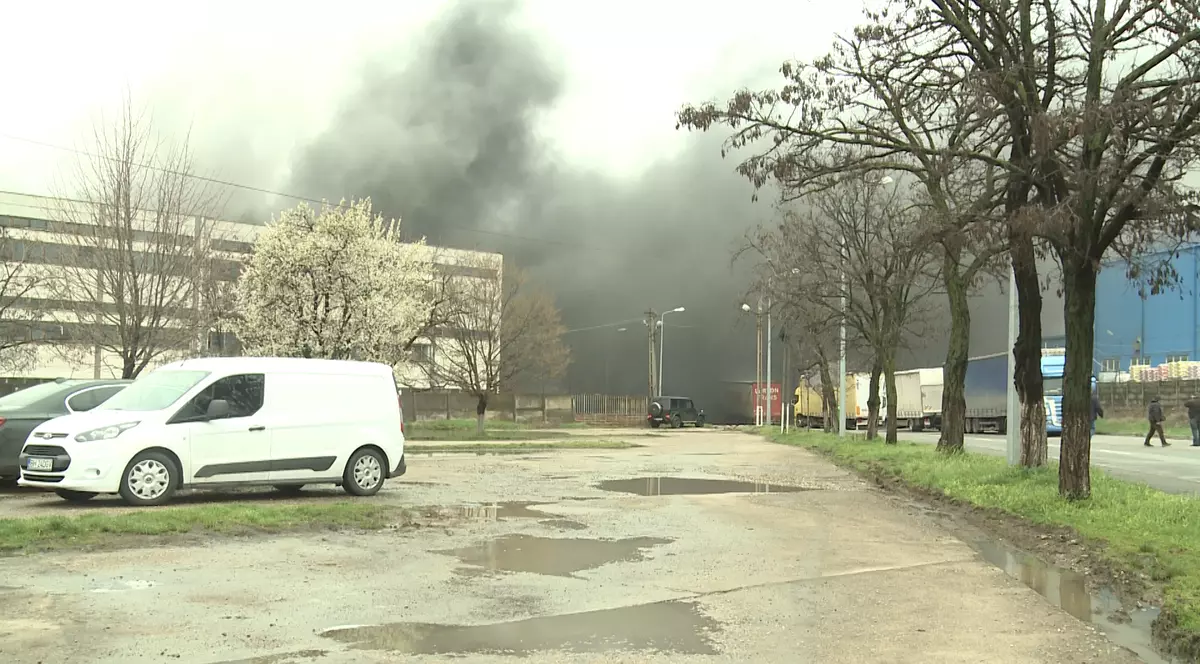 Incendiu puternic la o fabrică din Oradea, pe 1 aprilie