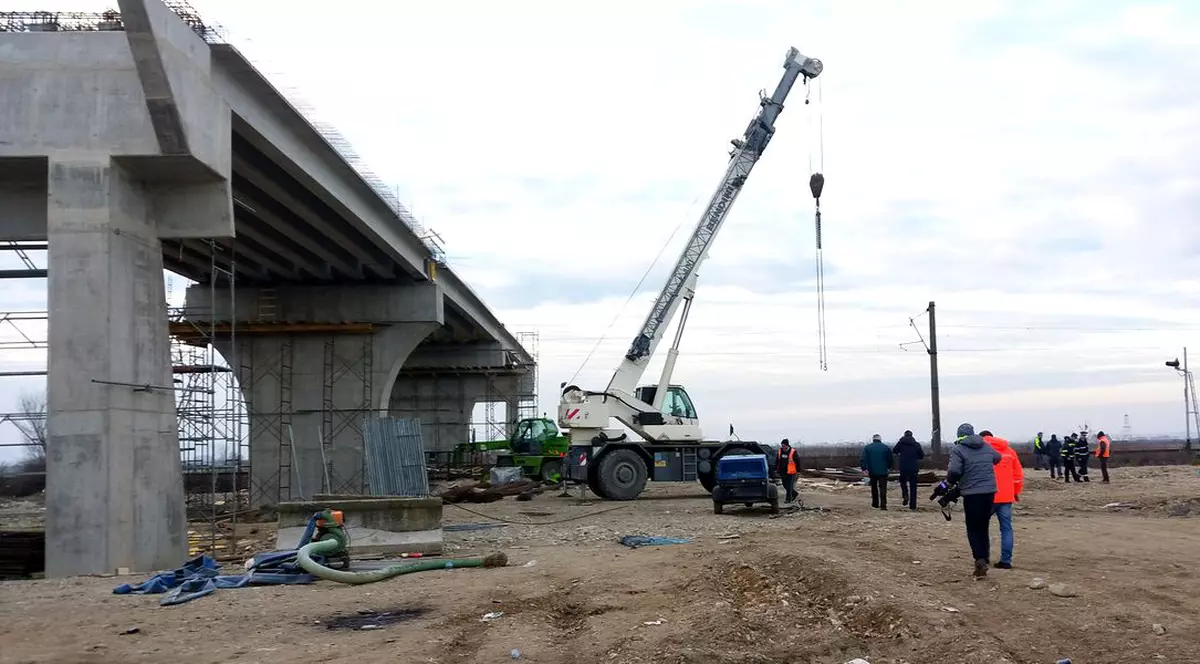 începe demolarea caselor aflate pe traseul Pasajului Domnești