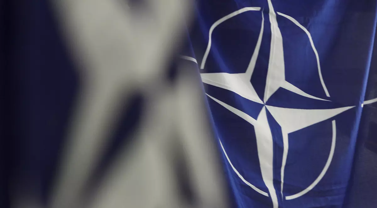 Ziua NATO în România. Steagul NATO