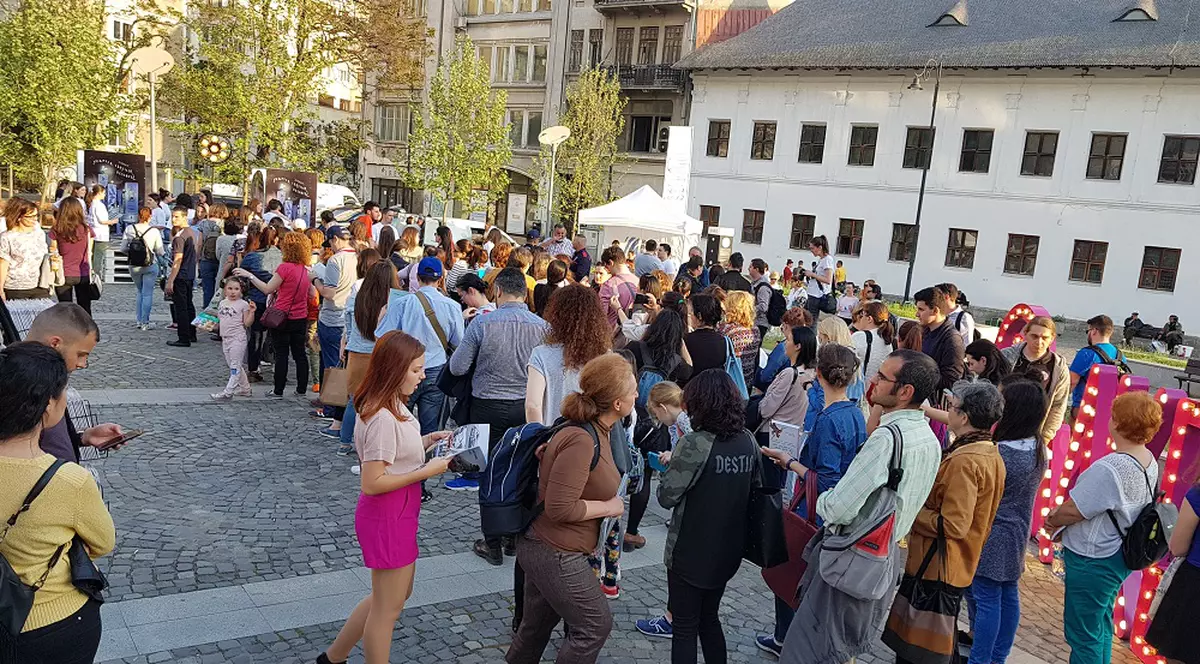 Aglomerație la Noaptea Cărților Deschise