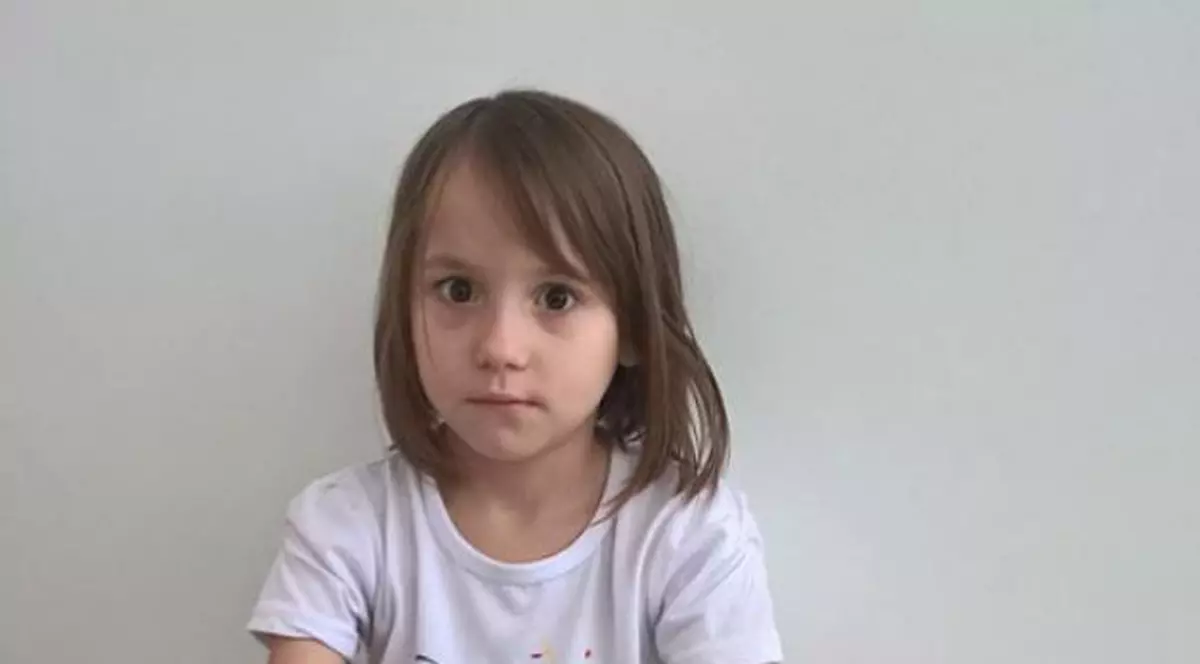 O fetiță din Suceava suferă de fibroză chistică la doar opt ani