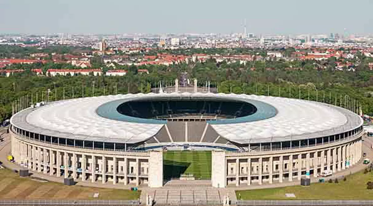 Germania și-a depus candidatura pentru găzduirea Euro 2024: Olympiastadion din Berlin.