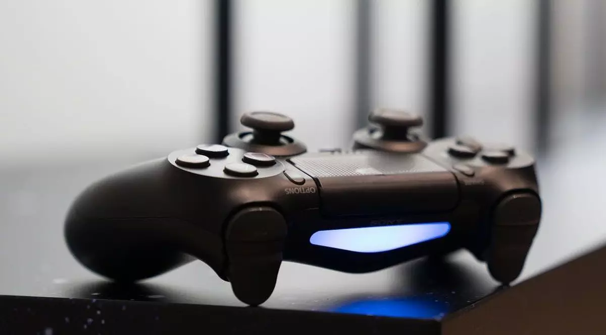 Sony estimează un profit de 6,13 miliarde de dolari. Controller Dual Shock de Play Station 4
