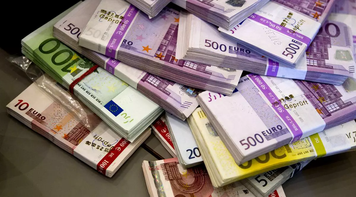 Furt de euro dintr-o casă din Constanța