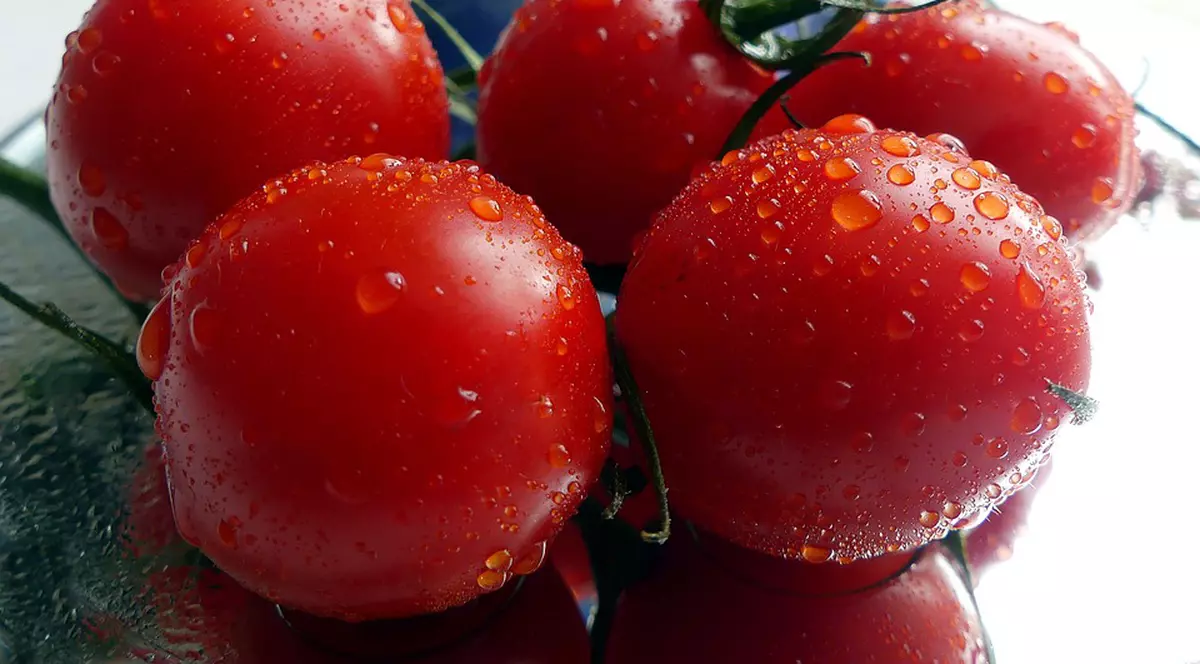 Primele roșii românești din programul tomatelor au ajuns în piețe